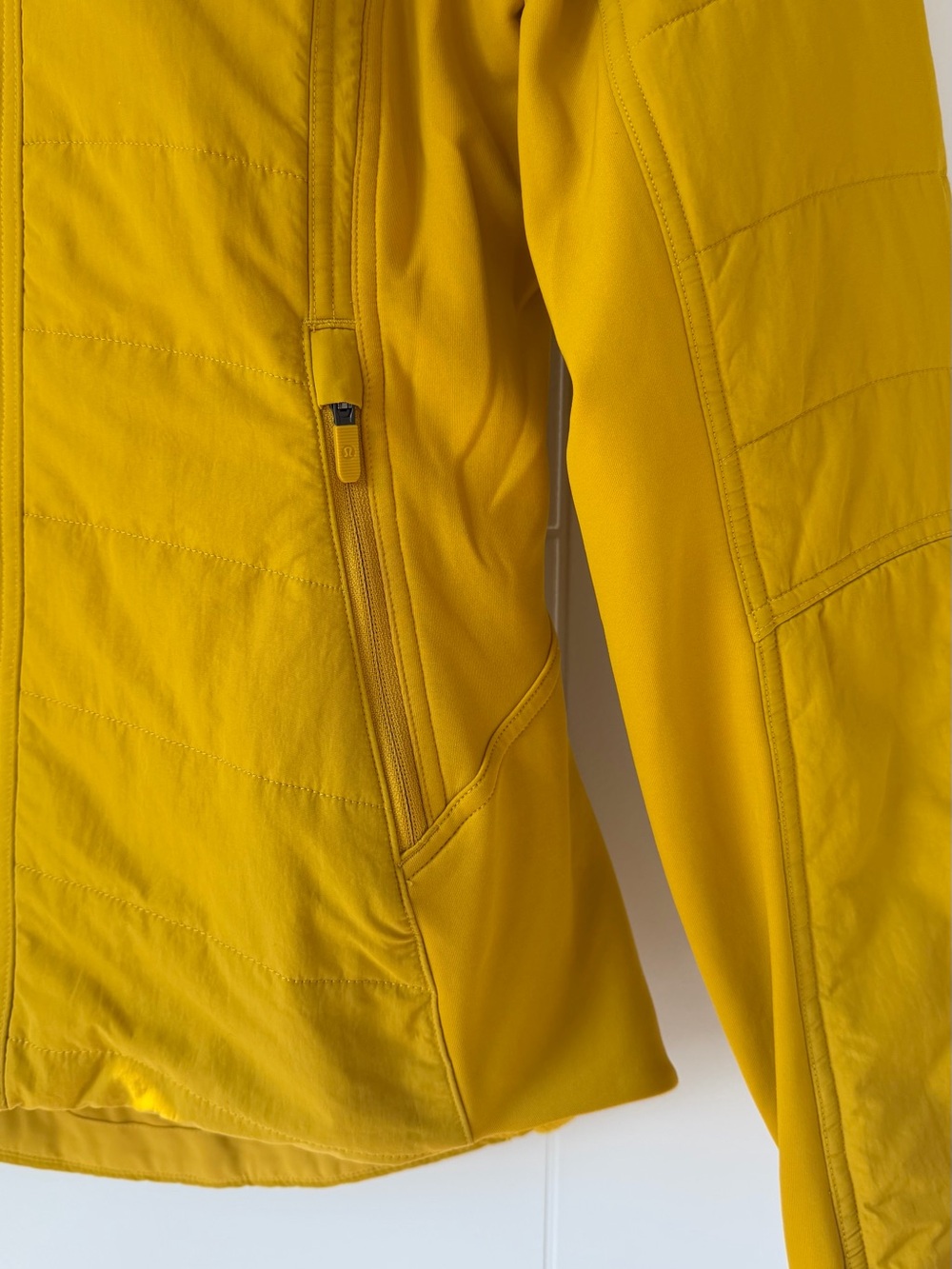 Lululemon Another Mile Jacket - Size 4 - Honeycomb - Picture 5 of 15